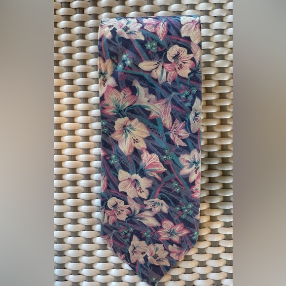 Liberty of London Vintage 100% Cotton Tie - Picture 2 of 5